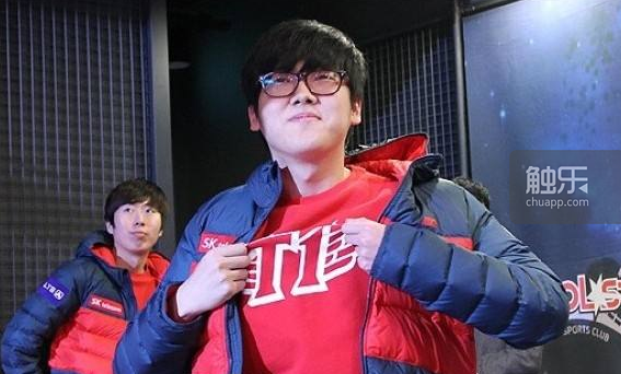 Weibo Gaming vs LNG预热海报：谁会赢下比赛，晋级败决？我们赛场见！