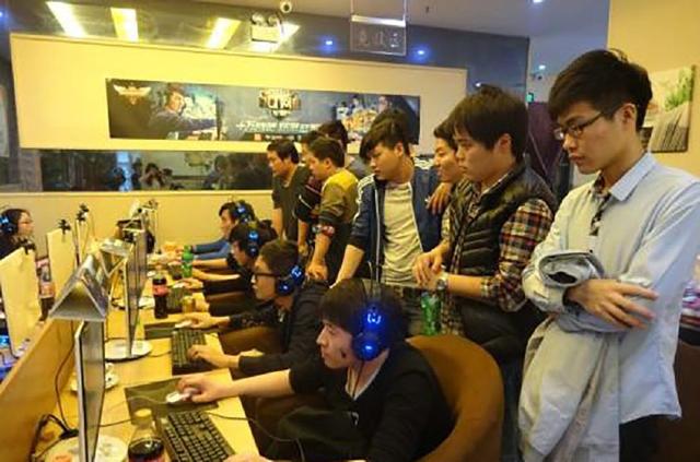 BLG赛后群访 Yagao谈交手Xiaohu：压力很大，一头汗